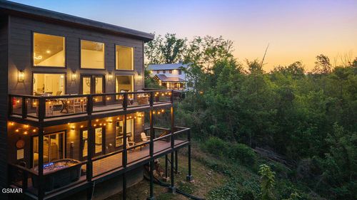 612 Sunset Ln, Gatlinburg, TN, 37738 | Card Image