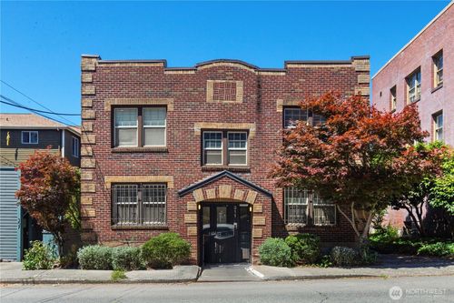 311 12th Ave E, Seattle, WA, 98102-5834 | Card Image
