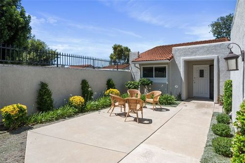 a-5520 Via La Mesa, Laguna Woods, CA, 92637-6918 | Card Image