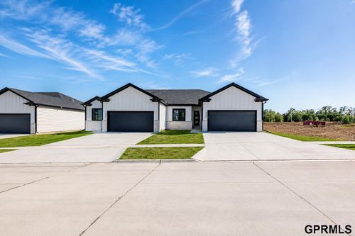 10527 Wayborough Lane, Lincoln, NE, 68527 | Card Image