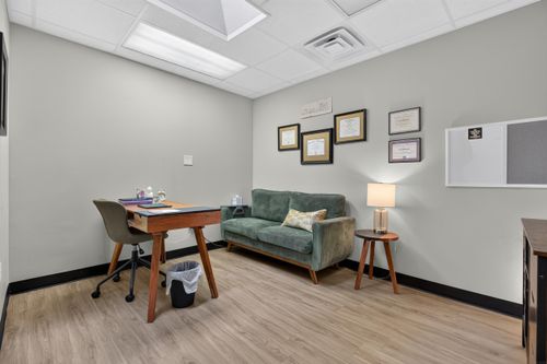 3-506 W 1st St, Cedar Falls, IA, 50613-2625 | Card Image