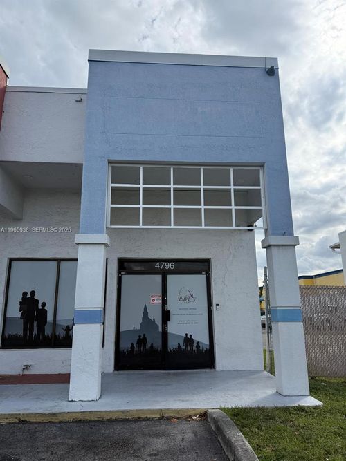 4796 Nw 167th St, Miami Lakes, FL, 33014-6427 | Card Image