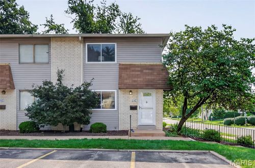 843 Portsdown Rd, Ballwin, MO, 63011-3042 | Card Image