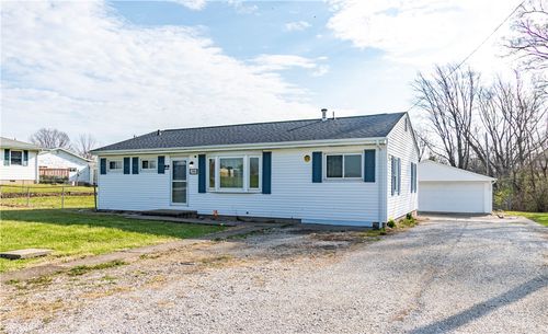 3888 N Taylor Ave, Decatur, IL, 62526-9307 | Card Image