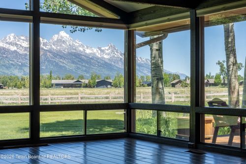 24-575 E Golf Creek Ln, Jackson, WY, 83001-9579 | Card Image
