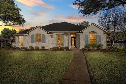 840 Country Lane Dr, McGregor, TX, 76657-9734 | Card Image