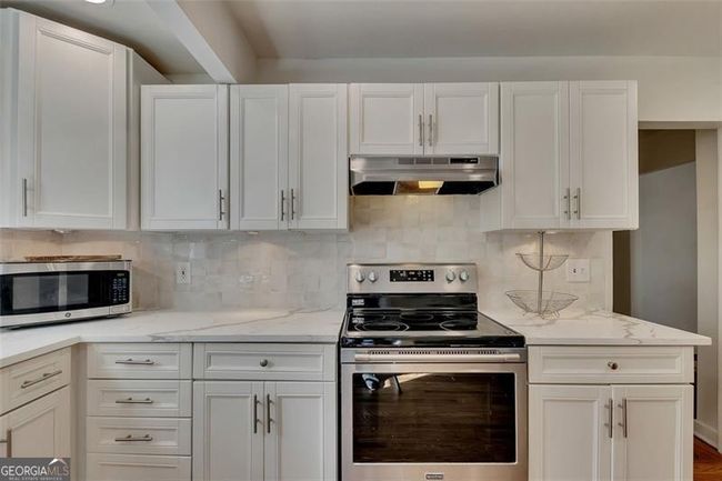 1887 Hickory Rd, House other with 3 bedrooms, 2 bathrooms and 4 parking in Chamblee GA | Image 17