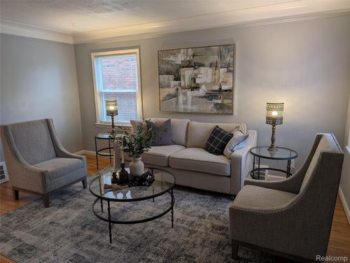 8277 Sussex St, Detroit, MI, 48228-2248 | Card Image