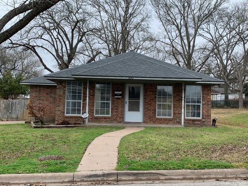 300 Baber St, Brenham, TX, 77833-3138 | Card Image