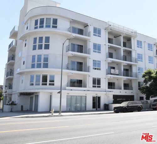 6755 Sylmar Ave, Van Nuys, CA, 91405-4727 | Card Image