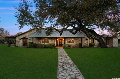 8463 Barron St, San Antonio, TX, 78240-2823 | Card Image