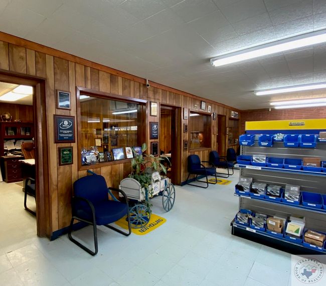 412 &amp; 425 E Front St, Home with 0 bedrooms, 0 bathrooms and null parking in Dekalb TX | Image 10