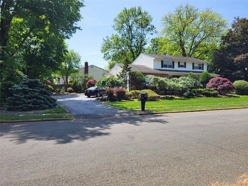 4 Behrendt Dr, Pearl River, NY, 10965-1504 | Card Image