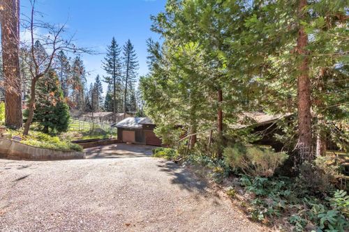 11551 Tree Top Cir, Nevada City, CA, 95959-3525 | Card Image