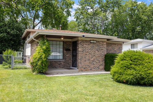 16492 Brockton Ln, Oak Forest, IL, 60452-4317 | Card Image