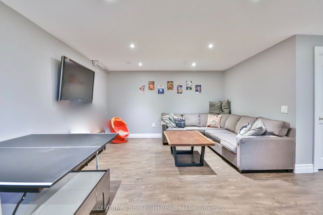 212 Maplewood Dr, House other with 3 bedrooms, 3 bathrooms and 4 parking in Angus ON | Image 31