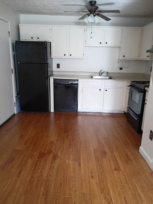 35 Log Street, Manchester, NH, 03103 | Card Image
