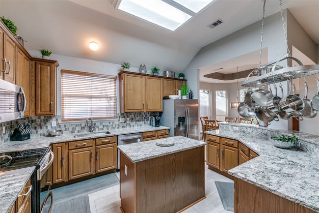 209 Timberbluff Ln, House other with 4 bedrooms, 2 bathrooms and null parking in Murphy TX | Image 10