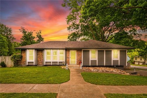 1524 Oxford Ct, Liberty, MO, 64068-3050 | Card Image