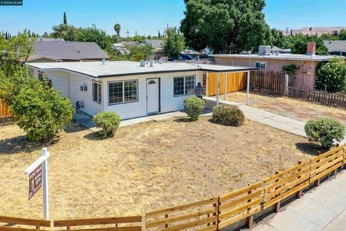 10 Canal Dr, Bay Point, CA, 94565-1411 | Card Image