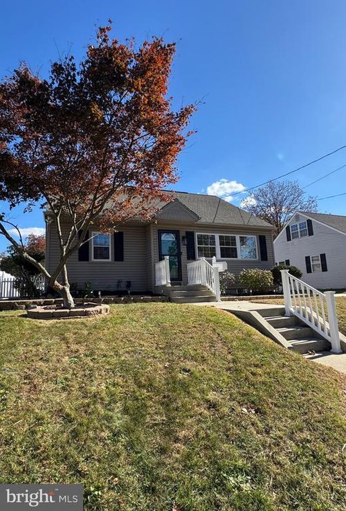 374 Walnut Ave, GLOUCESTER CITY, NJ, 08030-2243 | Card Image