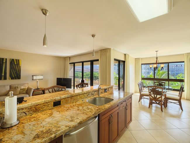 704 - 50 Nohea Kai Dr, Condo with 2 bedrooms, 2 bathrooms and null parking in Lahaina HI | Image 18