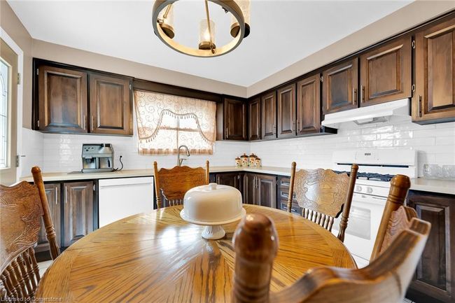 11 Algonquin Crt, House other with 3 bedrooms, 2 bathrooms and 3 parking in Hamilton ON | Image 15