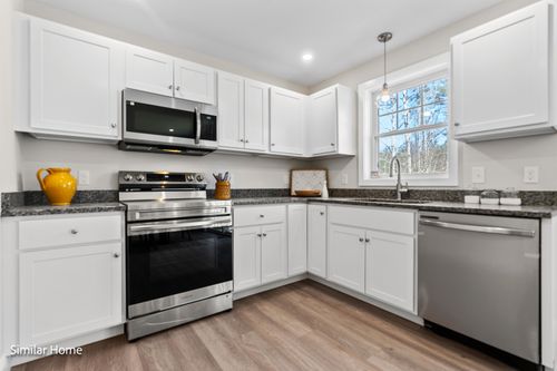 8D The Crossings At Village Center, Barrington, NH, 03825 | Card Image