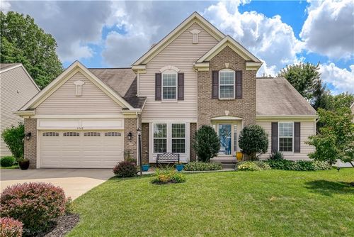 1242 Bexley Cir, Akron, OH, 44312-5999 | Card Image