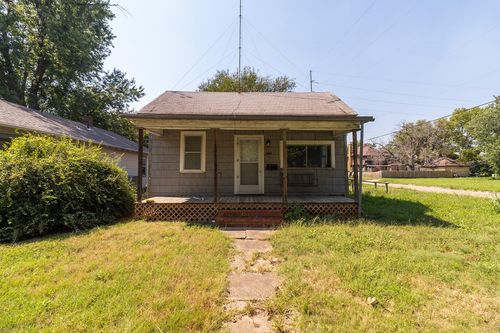 902 S C St, Wellington, KS, 67152-2217 | Card Image