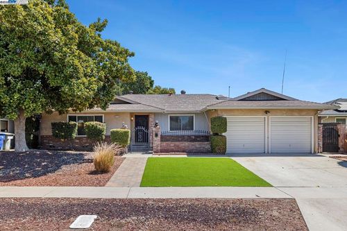 6578 N Callisch Ave, Fresno, CA, 93710-3904 | Card Image