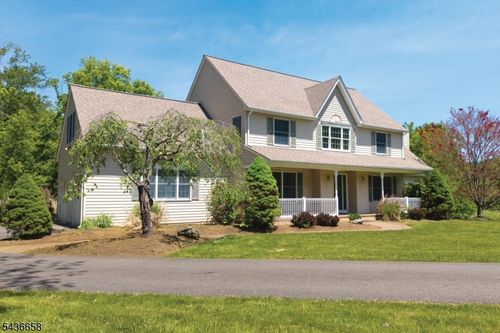 4 Winters Dr, Glen Gardner, NJ, 08826-3056 | Card Image