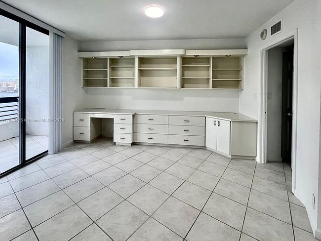 APT-1711 - 3530 Mystic Pointe Dr, Condo with 2 bedrooms, 2 bathrooms and null parking in Aventura FL | Image 11