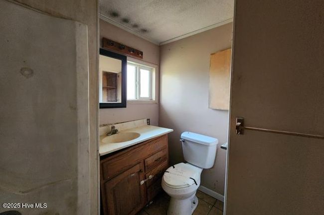 Bathroom | Image 17