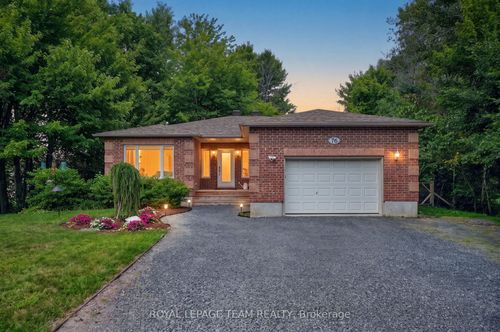 76 Manitou St, Embrun, ON, K0A1W0 | Card Image