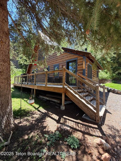 185 Stoor Dr, Alpine, WY, 83128 | Card Image