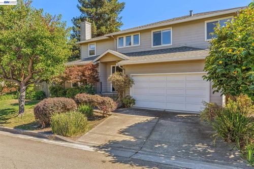 3265 Hertlein Pl, Castro Valley, CA, 94546-2900 | Card Image