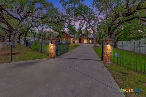 402 Sunset Dr, Edna, TX, 77957-4033 | Card Image