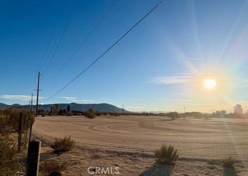 23585 Bear Valley Rd, Apple Valley, CA, 92308-7434 | Card Image