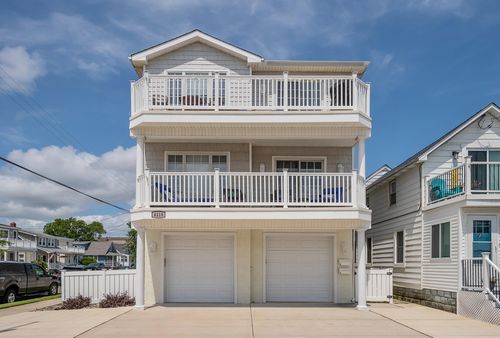 100-4218 Hudson Ave, Wildwood, NJ, 08260-1818 | Card Image