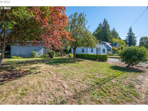 227 Border St, Myrtle Point, OR, 97458-1415 | Card Image