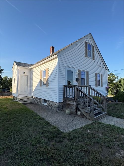 92 Irons Avenue, Johnston, RI, 02919 | Card Image