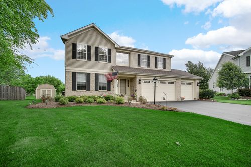 6 Yorkshire Ct, Algonquin, IL, 60102-6633 | Card Image
