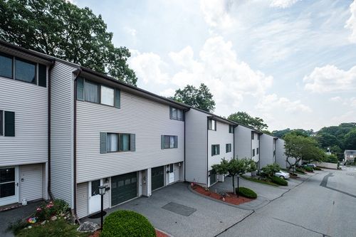 46-46 Crestview Dr, Malden, MA, 02148-1508 | Card Image