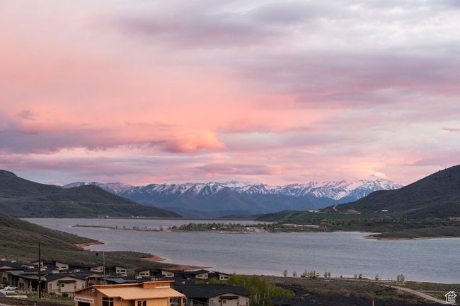 442 E Overlook Loop, Townhouse with 4 bedrooms, 5 bathrooms and 2 parking in Hideout UT | Image 9