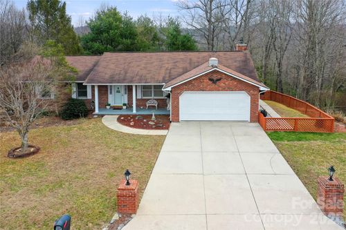 109 Eagle Rock Trl, Hendersonville, NC, 28739-9349 | Card Image