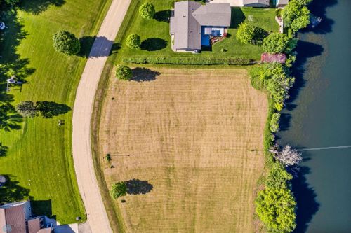 1711 Island Park Dr, Jamestown, ND, 58401-2388 | Card Image