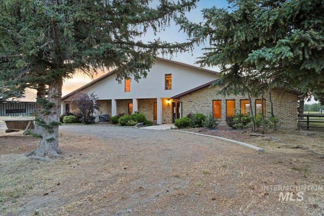 1872 E 1750 S, House other with 4 bedrooms, 3 bathrooms and 2 parking in Gooding ID | Image 35