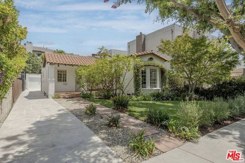 718 Westbourne Dr, West Hollywood, CA, 90069-5104 | Card Image