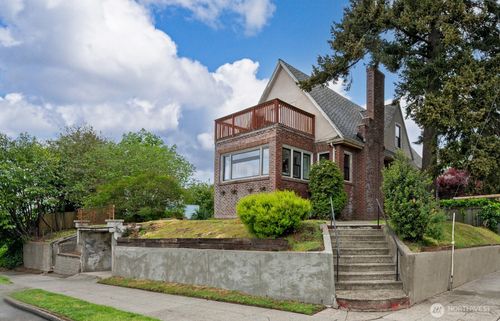 1543 31st Ave S, Seattle, WA, 98144-3911 | Card Image
